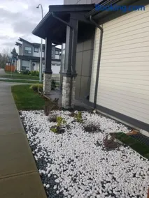 BRAND NEW LUXURY 4 Beds 4 baths Home Langley Perfect for Families and Groups - Image 4