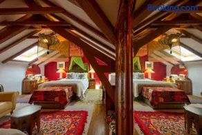 Adore Portugal Coimbra Guest House - Image 3