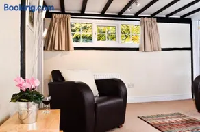 Wrenbury Mill Apartment - Image 3