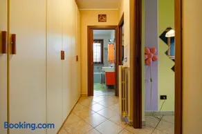 Spacious Accommodation in Lainate - 2 Large Bedrooms for 4 - Image 4