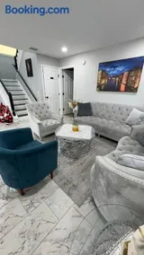 EV-Green Luxury Retreat, Fully Renovated & Comfort - Image 1