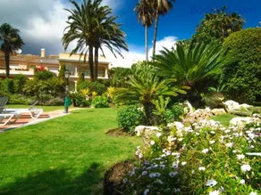 Venalmar first line townhouse, garden, sea views - Image 3