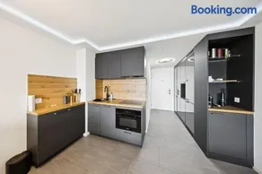 Aurevo Luxury Apartment - Pool, Spa & Lakeview - Image 1