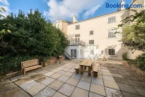 Waterloo House Grade Two Listed Townhouse - Image 2