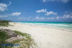 Island Breeze Beach Villa - Image 1