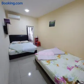 EASY HOMESTAY LUKUT NS - Image 2