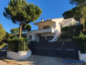 Villa in Pals met prive zwembad en tuin - Image 1