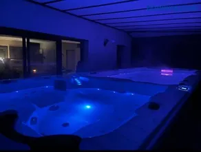 spa de nage et jacuzzi à Séverac d'Aveyron - Image 2