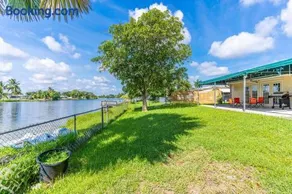 Private Lakefront Home in Miami/Pembroke - Image 1
