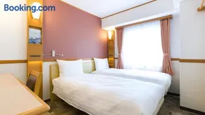 Toyoko Inn Kobe Minatogawa Koen - Image 4