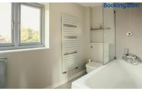 Stylish beach house in West Wittering village as featured in Living Etc mag - Image 4