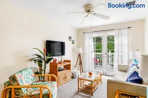 KW319FLR Happy Hour Haven - Image 1