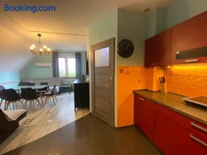 APARTAMENT FAMILIJNY KRYNICA MORSKA - 10 osób 2 poziomy 2 łazienki kuchnia - Image 3