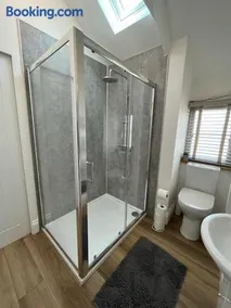 Cosy country getaway, 5 mins from the sea - Image 5