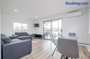 Beaufort Lake Caravan Park - Image 1
