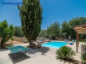 Villa Ellie - heated pool, playground, garden & BBQ! - Image 5