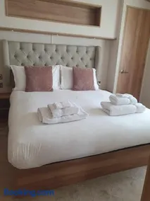 Isabel's Retreat - Image 3
