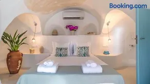 Guesthome in Fira w pool for 8guests - Image 1