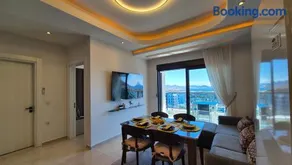 Luxury apartment with panoramic sea view emerald - Image 4