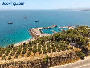 Aeonia Grand Villa, with Pool & Walk to the Beach, By ThinkVilla - Image 2