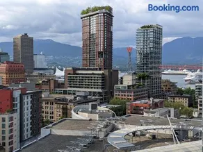 Vancouver Downtown Accommodation - Image 2