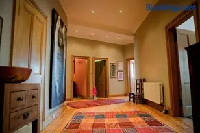Epicurean Clerk Apartment - Image 4