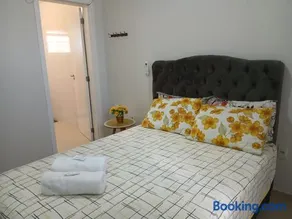 Ótima Localização, com suíte, Garagem coberta apto 201 - Image 2