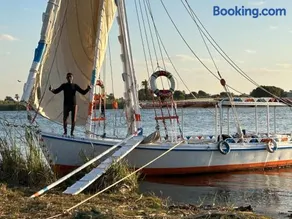 Mary sailboat adventure - Image 1