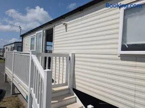 Seascape Caravan - Image 5