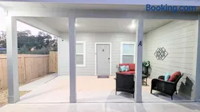 Near Rosenberg & Needville Sleeps 8 Pets Welcome - Image 2