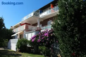 Sunny Stretto apartments - Image 1