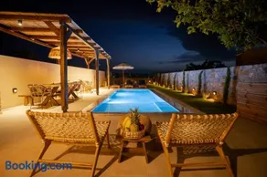 stone villa marianna With heated private pool &guest studio - Image 2