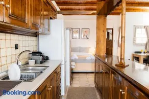 Stathohouse - Peaceful Balcony Retreat in Filiatra - Image 4