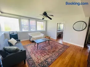 Charming 2BR Cottage House in Elkins Park - Image 5