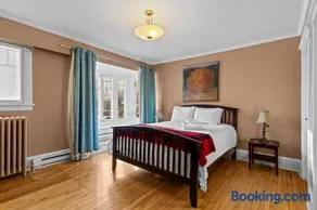 Midstream Premier 2BR Wi-Fi Parking - Image 3