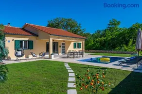 Villa Una, a charming villa surrounded by nature - Image 1