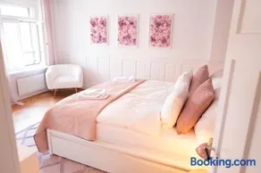 Rose Suite · Kreis 6 - Image 1