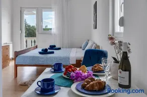 Holiday home Bella Sofia 80 m from the sea - Image 2