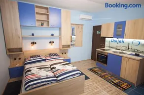 Design Apartments Red Blue - Image 2