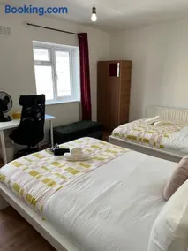 Lovely 4 Bedroom Spacious House in Camden Town-Central London - Image 4