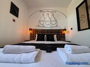 La suite Dom Perignon jacuzzi et sauna au centre - Image 3