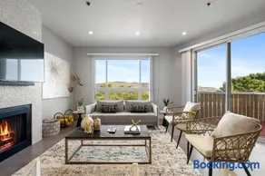 Serene Home on the Hill with amazing view! near SF - Image 1