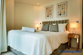 GWQ Apartments Luxe - Image 3