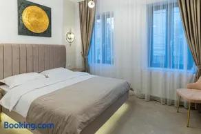 Troia Boutique - Image 1