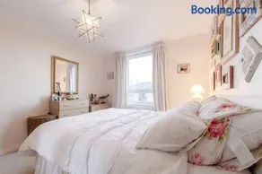 Spacious Two Double Bedroom Flat - Image 2