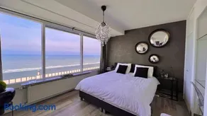 Ocean BreezeApartment: WakeUp 2 Sound of the Waves - Image 1