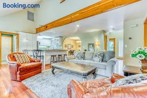 Westside Craftsman with private hot tub enclosed yard & jetted tub - Image 2