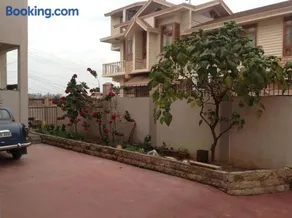 Holly Lodge Guest House - Image 5