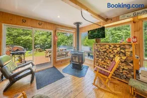 Spa & Waterfront Relaxation - Le Chalet EDGAU - Image 2