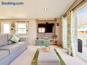 The Retreat - An Luxurious Caravan in Towyn, Wales - Image 4
